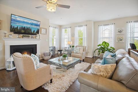 250 Buckeye Cir # b, La Plata, MD 20646