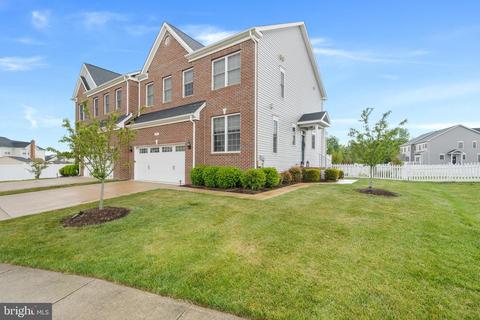 1001 Oats Dr, La Plata, MD 20646
