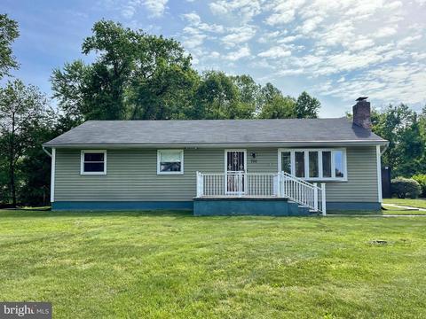 700 Kent Ave, La Plata, MD 20646