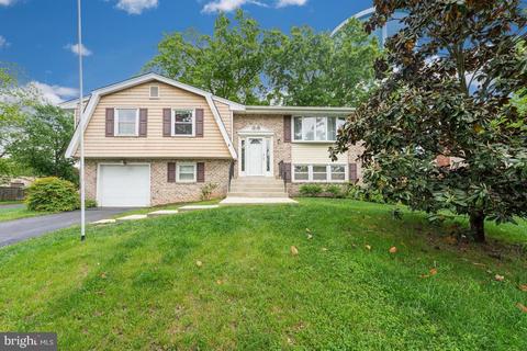 2114 Dennis Rd, Waldorf, MD 20601