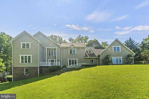 9170 Crescent Ln, La Plata, MD 20646