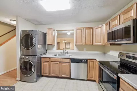 41 Kings Wharf Pl, Waldorf, MD 20602