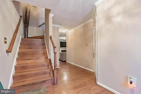 8005 Bullfinch Pl, White Plains, MD 20695