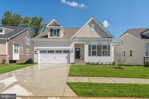 4045 Zion St, White Plains, MD 20695