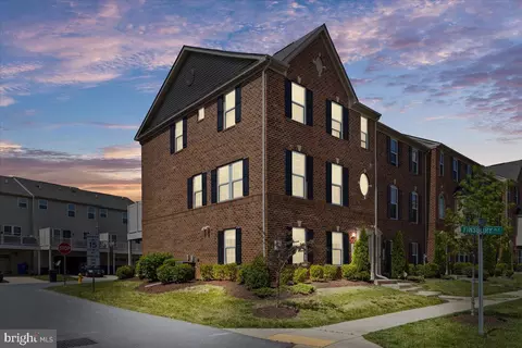 10874 Finsbury Aly, Waldorf, MD 20603