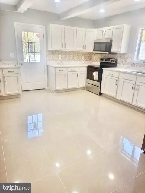 14840 K Hoffman Rd, Waldorf, MD 20601 photo 2