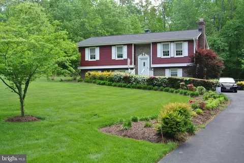 6605 Tip Hill Dr, La Plata, MD 20646