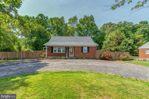 205 W Hawthorne Dr, La Plata, MD 20646