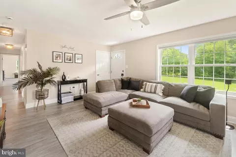 13812 Booth Pl, Waldorf, MD 20601 photo 5