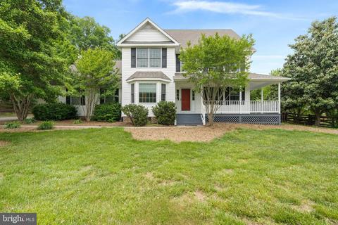 1028 Suffolk Dr, La Plata, MD 20646