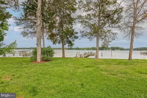 11930 Limestone Ct, Swan Point, MD 20645 photo 2