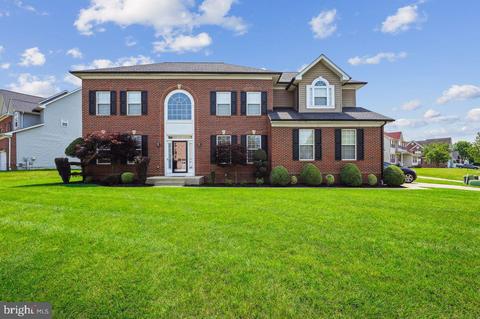 8636 Queensway Ct, White Plains, MD 20695