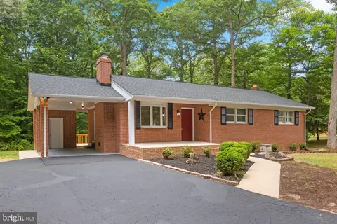 6975 Rose Ln, La Plata, MD 20646