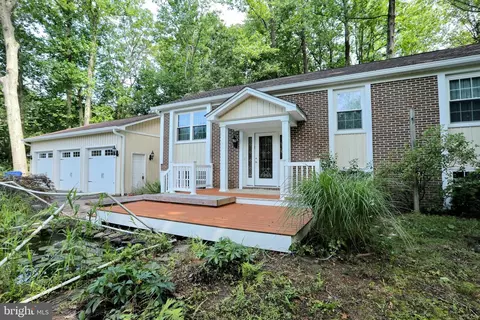 15450 Homeland Dr, Hughesville, MD 20637