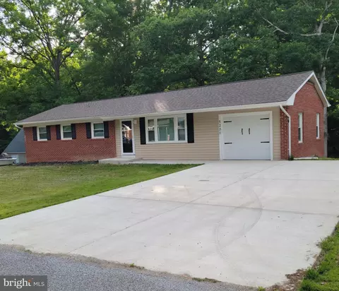 5221 Colebrook Dr, La Plata, MD 20646
