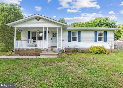 9800 Meadowview Dr, Newburg, MD 20664