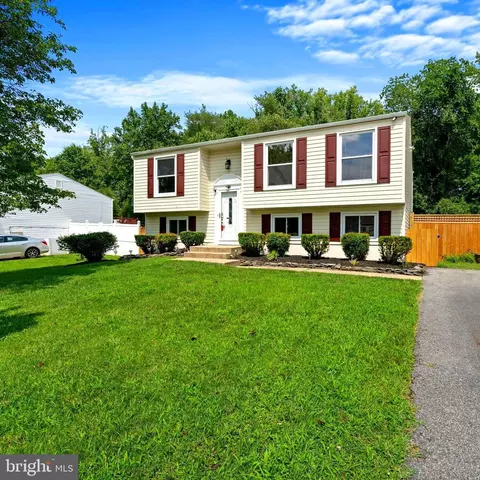 1742 Temi Dr, Waldorf, MD 20601