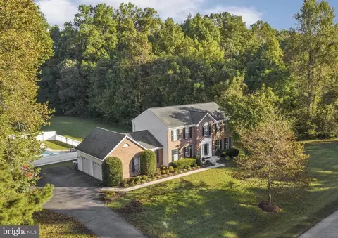 6118 Trotters Glen Dr, Hughesville, MD 20637