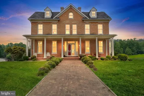 9789 Charles St, La Plata, MD 20646