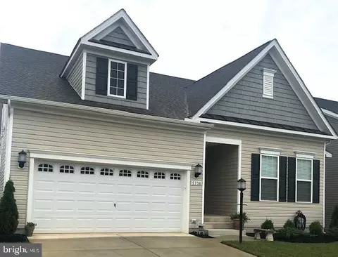 5736 Lewis Carroll Dr, White Plains, MD 20695