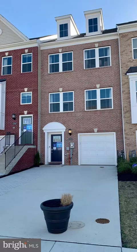 5792 John Keats Pl, White Plains, MD 20695