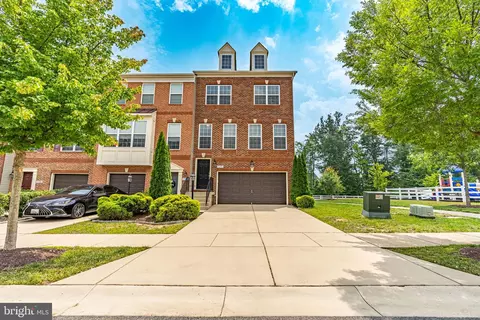 11391 Sandhurst Pl, White Plains, MD 20695