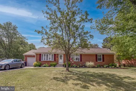 12807 Thompson Dr, Waldorf, MD 20602