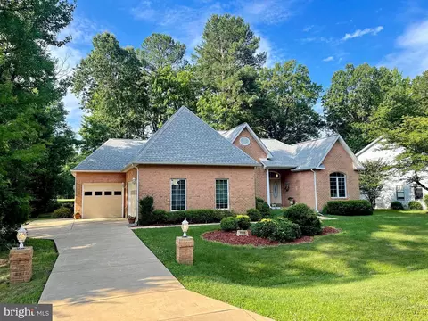 11315 Annabelle Dr, Swan Point, MD 20645 photo 2
