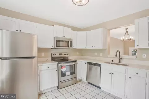 47 Kings Wharf Pl, Waldorf, MD 20602