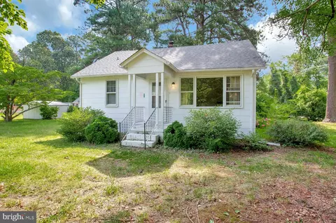 17982 Cypress Dr, Cobb Island, MD 20625