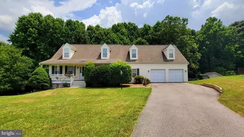 2438 Pimpernel Dr, Waldorf, MD 20603