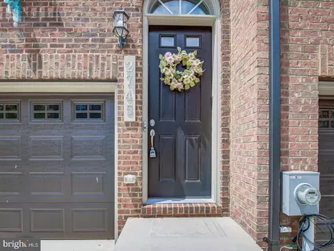 2745 Golden Gate Pl, Waldorf, MD 20601