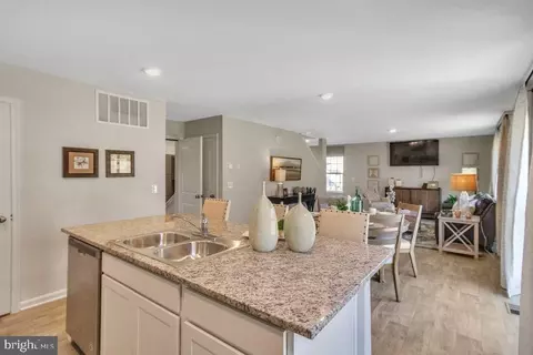 152 Pollen Dr, La Plata, MD 20646 photo 6