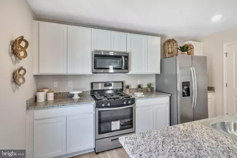 152 Pollen Dr, La Plata, MD 20646 photo 4