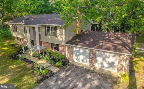 10364 Andrea Ln, La Plata, MD 20646