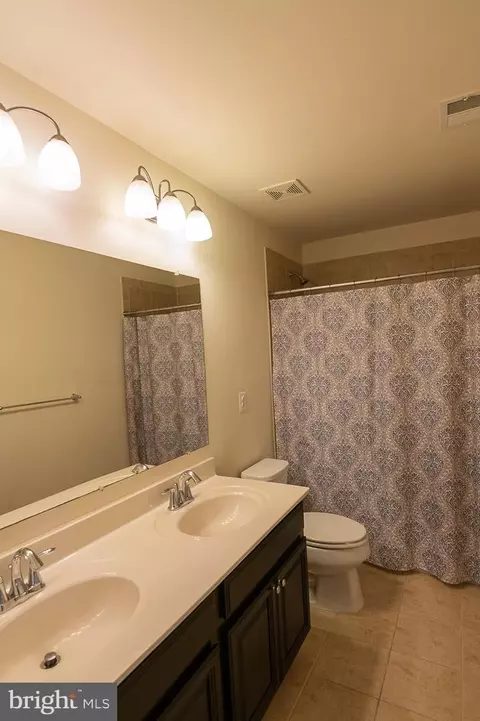 Undisclosed, White Plains, MD 20695 photo 15