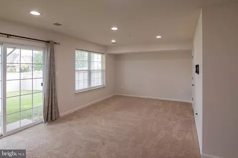 Undisclosed, White Plains, MD 20695 photo 22