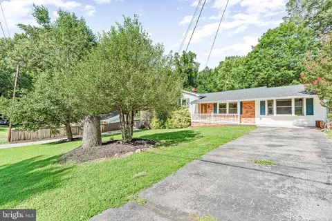 9870 Wellhouse Dr, White Plains, MD 20695