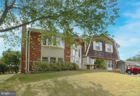 5407 Lucy Dr, Waldorf, MD 20601