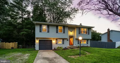 722 University Dr, Waldorf, MD 20602
