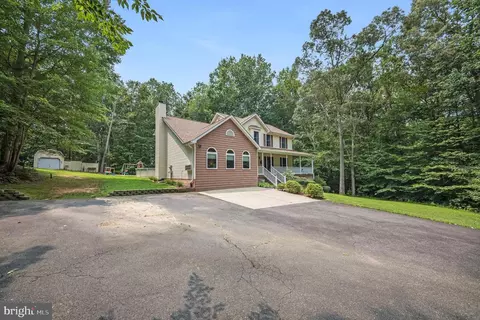 6545 Fairfax Ct, Hughesville, MD 20637