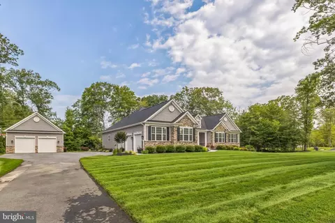 8001 Floyds Quarter Ct, La Plata, MD 20646