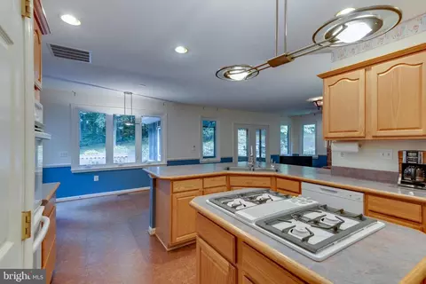 8090 Settle Ct, Waldorf, MD 20603 photo 20