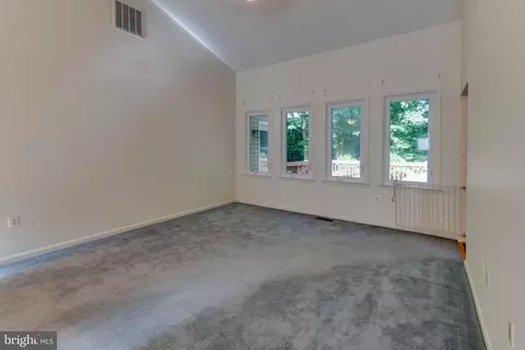8090 Settle Ct, Waldorf, MD 20603 photo 16