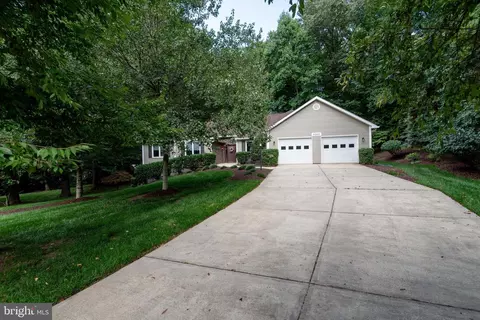 8090 Settle Ct, Waldorf, MD 20603 photo 9