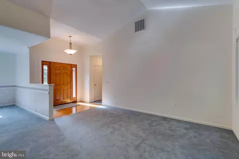 8090 Settle Ct, Waldorf, MD 20603 photo 11