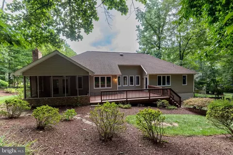 8090 Settle Ct, Waldorf, MD 20603 photo 2