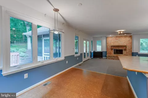 8090 Settle Ct, Waldorf, MD 20603 photo 17