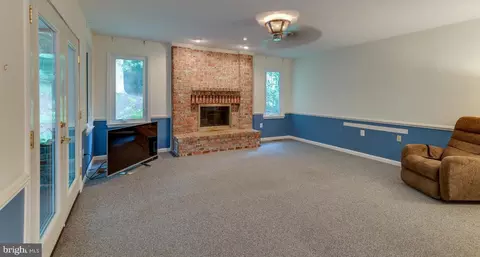 8090 Settle Ct, Waldorf, MD 20603 photo 18
