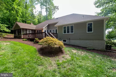 8090 Settle Ct, Waldorf, MD 20603 photo 3